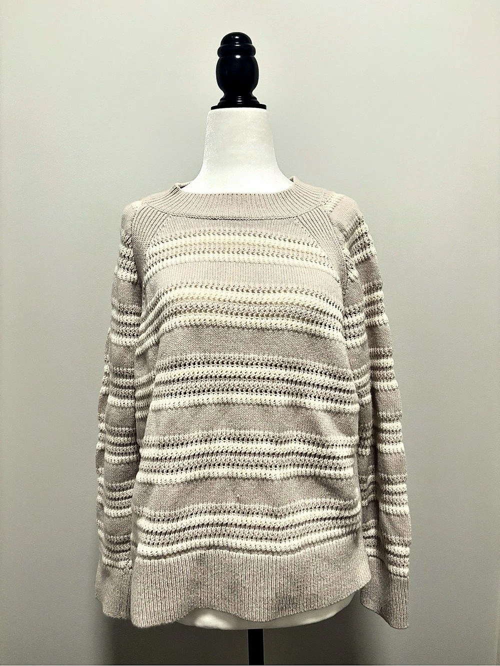 Club Monaco Striped Sweater in Gray & White Size Medium